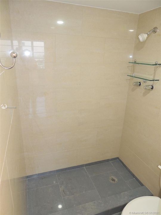 Recently Rented: $2,200 (2 beds, 2 baths, 1509 Square Feet)