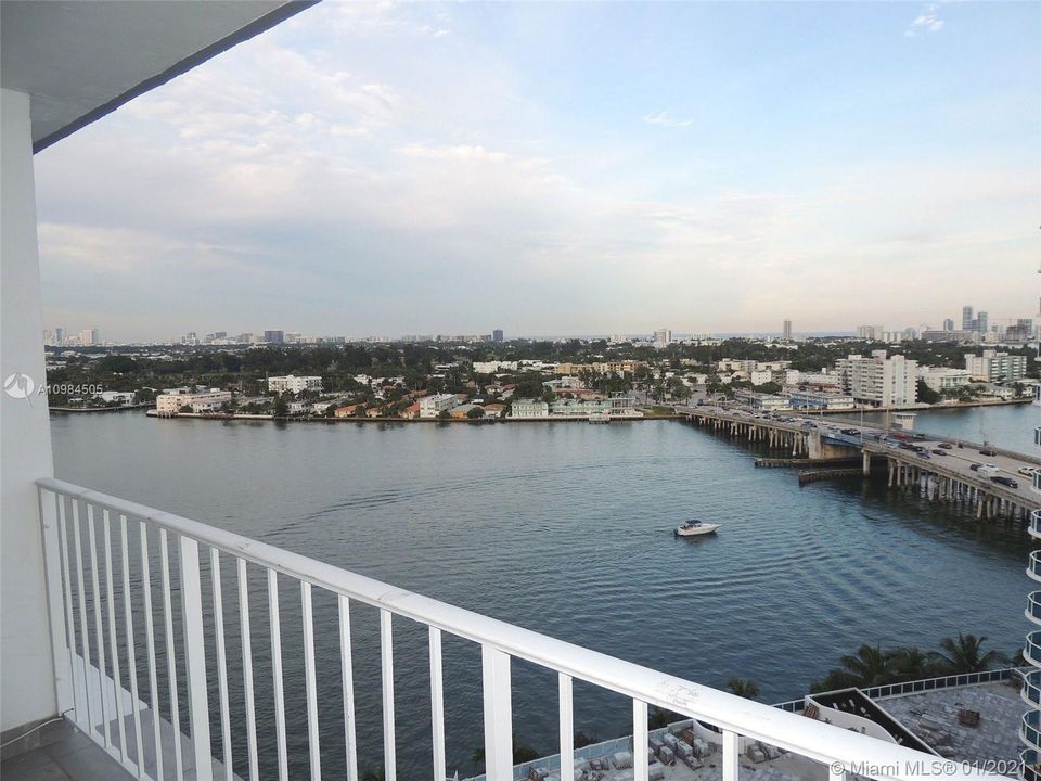 Recently Rented: $2,200 (2 beds, 2 baths, 1509 Square Feet)