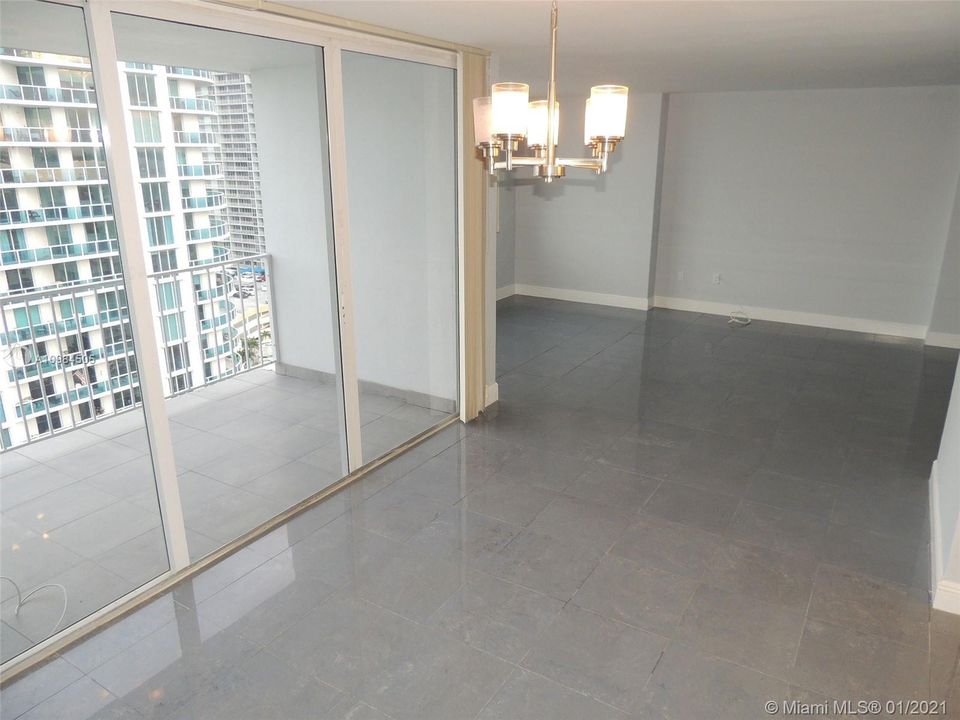 Recently Rented: $2,200 (2 beds, 2 baths, 1509 Square Feet)