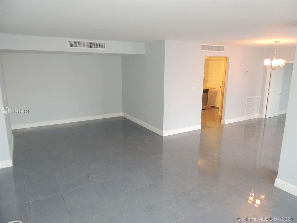 Recently Rented: $2,200 (2 beds, 2 baths, 1509 Square Feet)