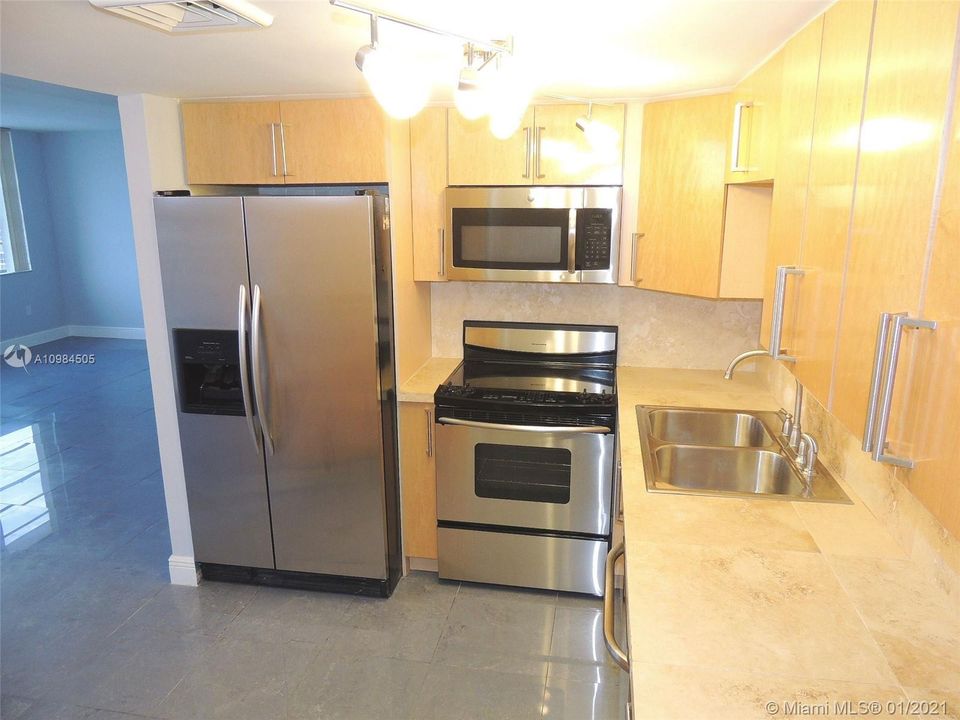 Recently Rented: $2,200 (2 beds, 2 baths, 1509 Square Feet)