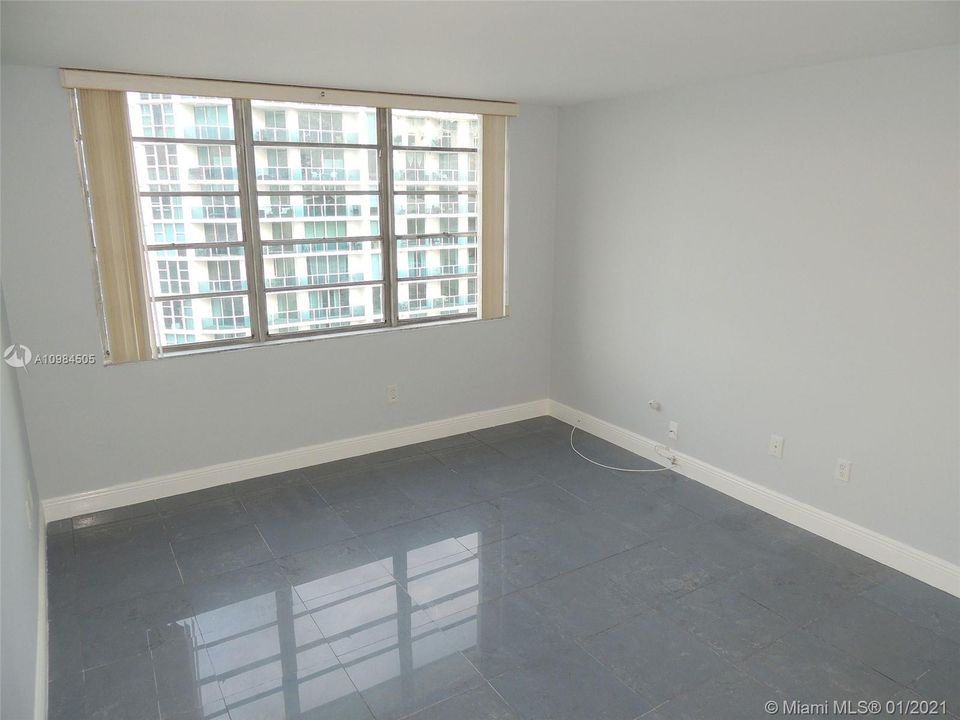 Recently Rented: $2,200 (2 beds, 2 baths, 1509 Square Feet)