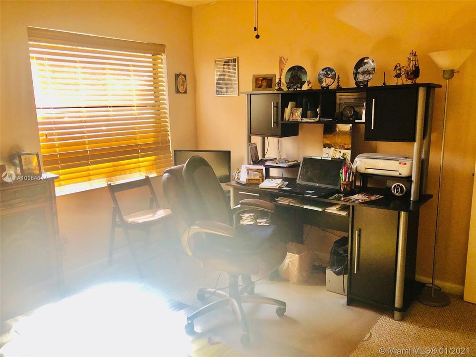 Vendido Recientemente: $185,000 (2 camas, 2 baños, 1300 Pies cuadrados)