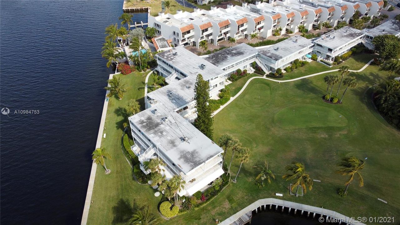 最近售出: $210,000 (1 贝兹, 1 浴室, 575 平方英尺)