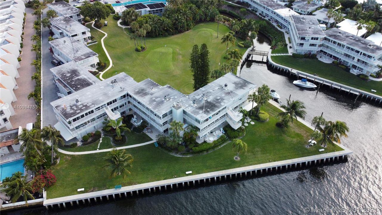 最近售出: $210,000 (1 贝兹, 1 浴室, 575 平方英尺)