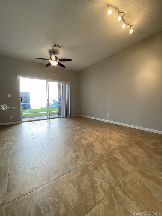 Recently Rented: $1,500 (2 beds, 2 baths, 1008 Square Feet)