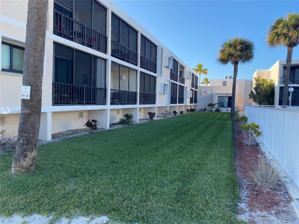 Recently Sold: $325,000 (1 beds, 1 baths, 656 Square Feet)