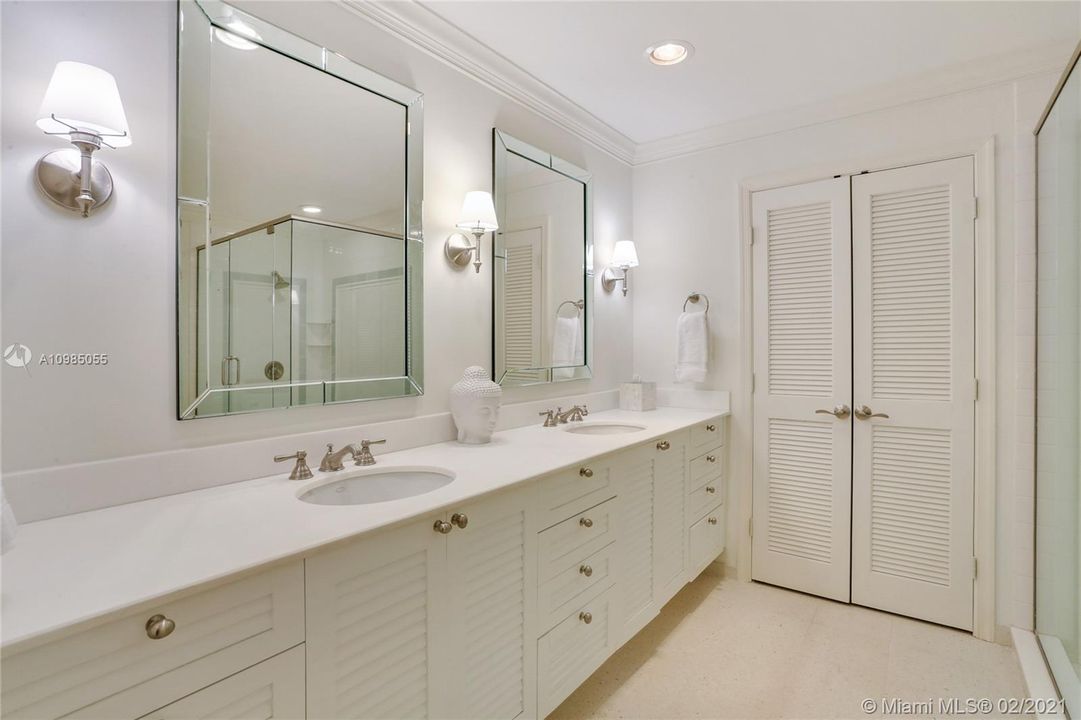 Master Bath upstairs