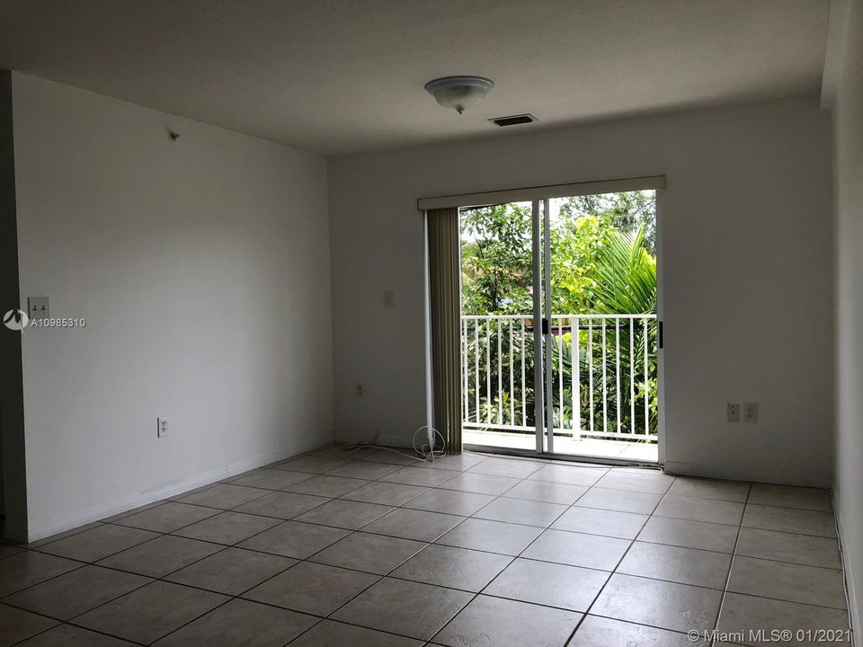 Recently Sold: $140,000 (1 beds, 1 baths, 591 Square Feet)
