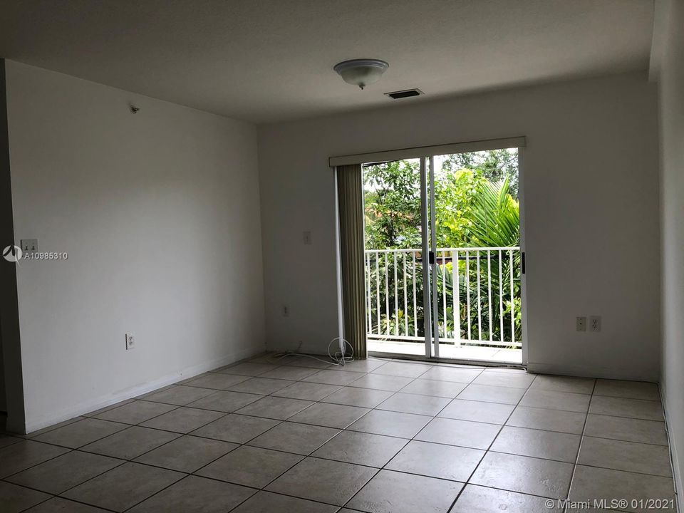 Recently Sold: $140,000 (1 beds, 1 baths, 591 Square Feet)