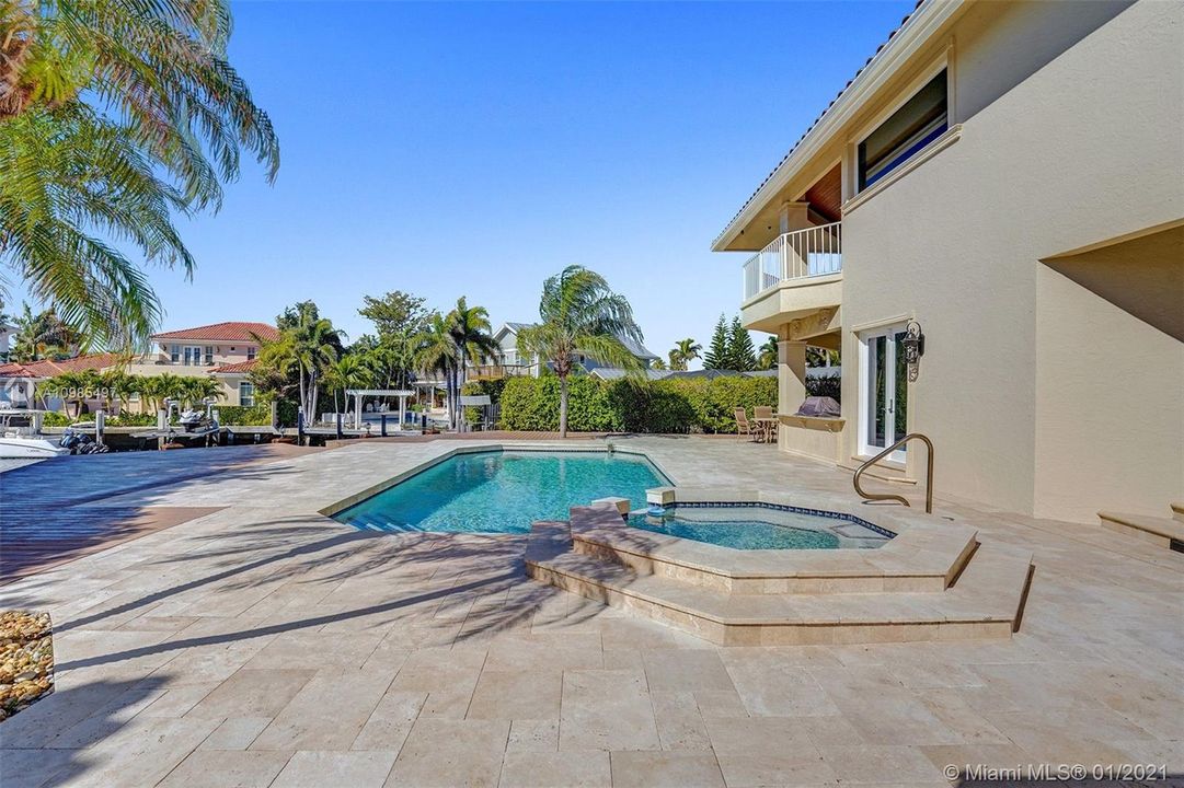 Recently Sold: $2,430,000 (5 beds, 4 baths, 3709 Square Feet)