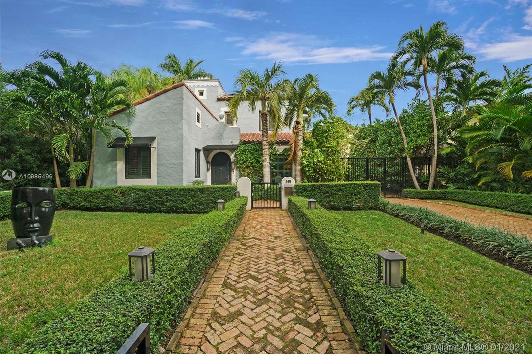 Recently Sold: $1,299,000 (4 beds, 3 baths, 2255 Square Feet)
