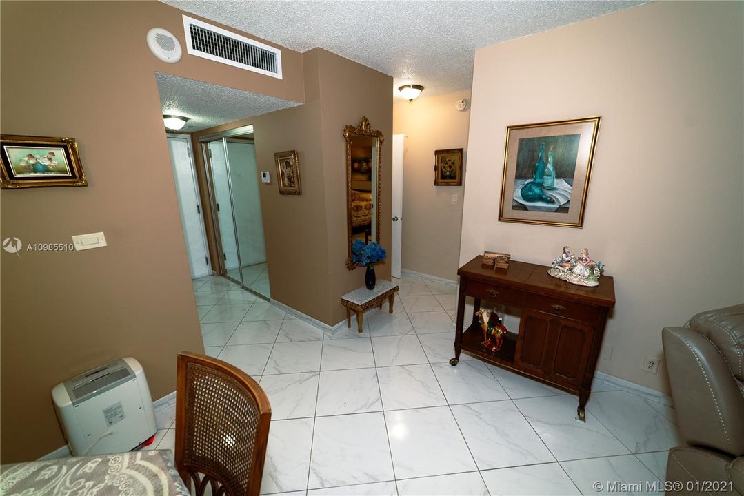 Recently Sold: $124,000 (1 beds, 1 baths, 846 Square Feet)