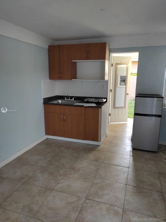 Recently Rented: $750 (0 beds, 1 baths, 400 Square Feet)