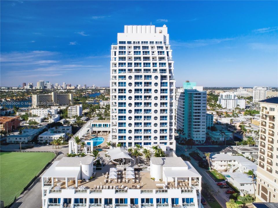 Recently Sold: $1,165,000 (2 beds, 2 baths, 1149 Square Feet)