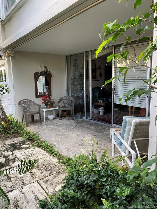 Vendido Recientemente: $950,000 (2 camas, 2 baños, 1440 Pies cuadrados)