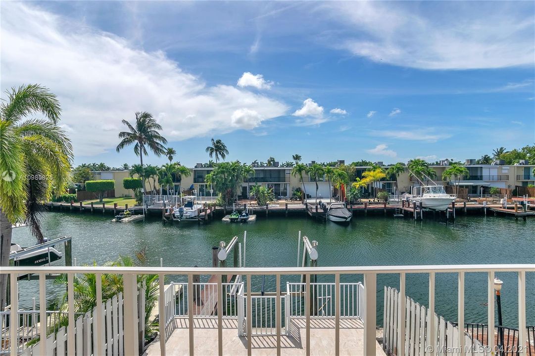 Recently Sold: $579,000 (3 beds, 2 baths, 1804 Square Feet)