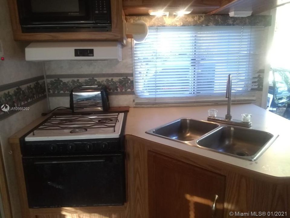 Recently Rented: $750 (0 beds, 1 baths, 240 Square Feet)