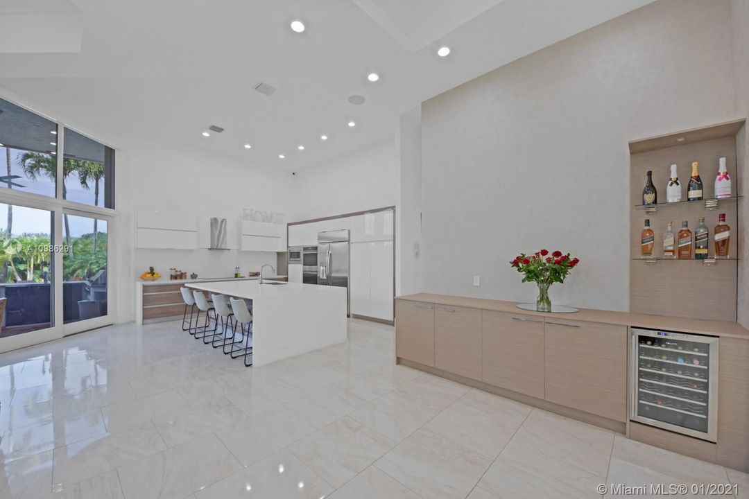 Recientemente alquilado: $19,800 (6 camas, 4 baños, 4648 Pies cuadrados)