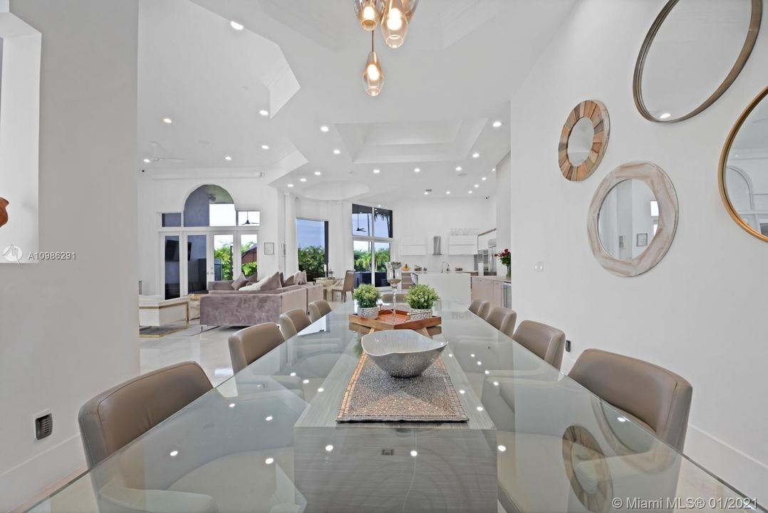 Recientemente alquilado: $19,800 (6 camas, 4 baños, 4648 Pies cuadrados)