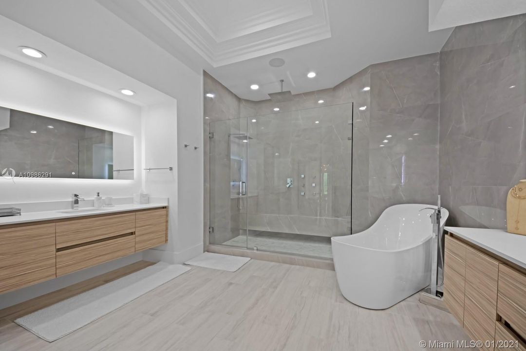 Recientemente alquilado: $19,800 (6 camas, 4 baños, 4648 Pies cuadrados)