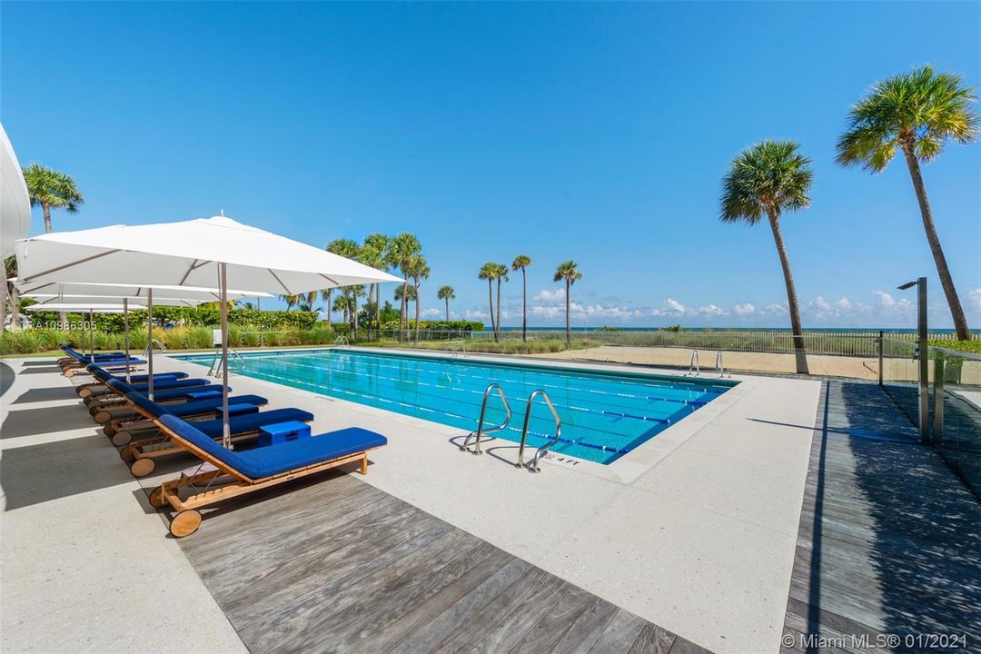 Recently Sold: $3,390,000 (3 beds, 3 baths, 1703 Square Feet)