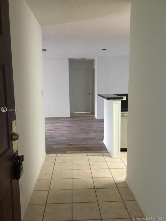 Vendido Recientemente: $187,000 (3 camas, 2 baños, 1305 Pies cuadrados)