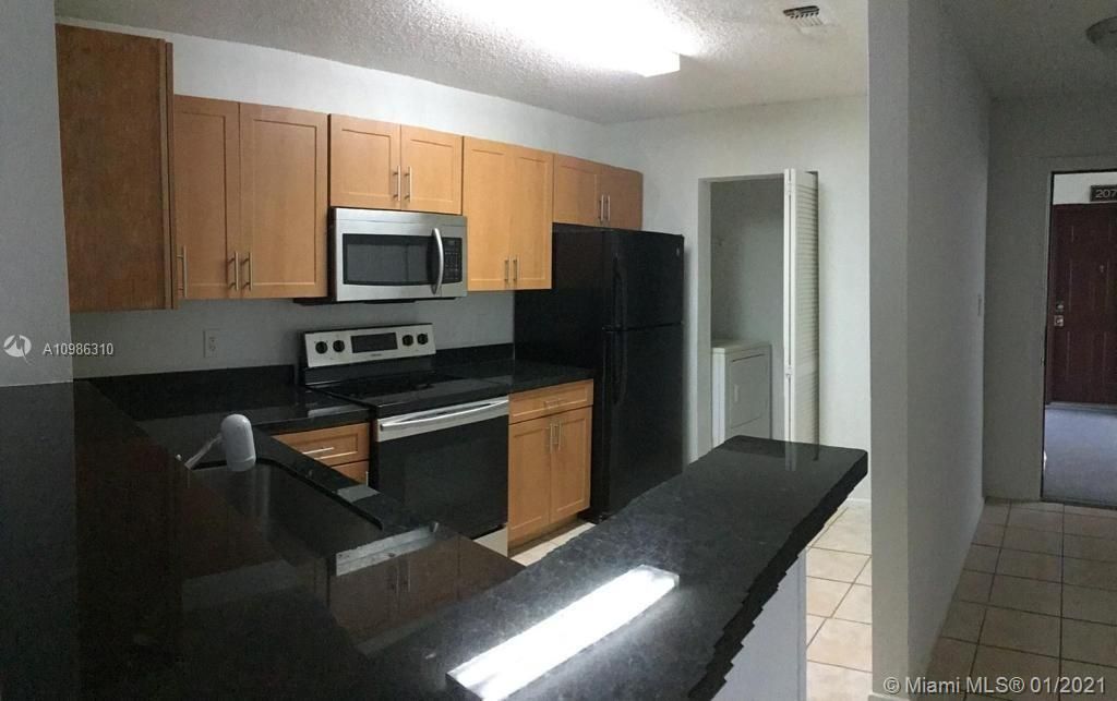 Vendido Recientemente: $187,000 (3 camas, 2 baños, 1305 Pies cuadrados)