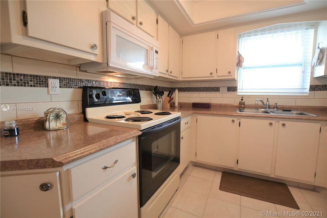 Recently Sold: $87,500 (2 beds, 1 baths, 815 Square Feet)