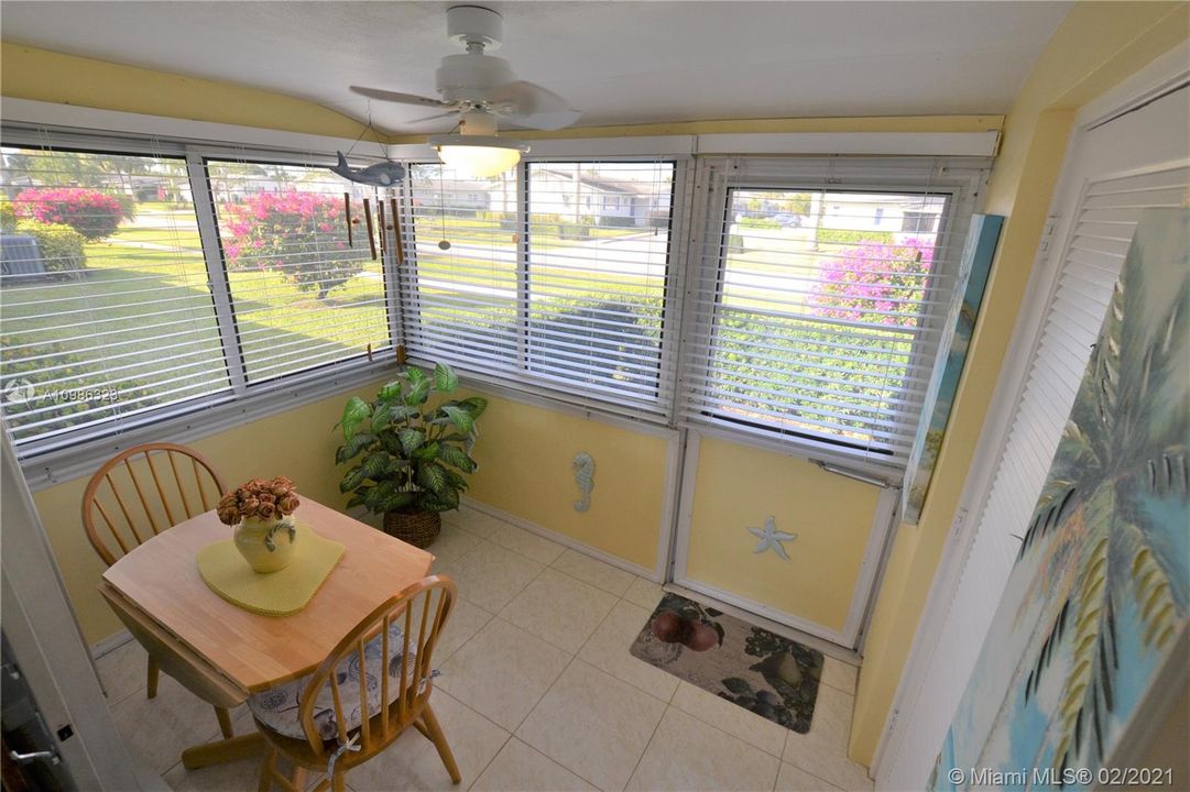 Recently Sold: $87,500 (2 beds, 1 baths, 815 Square Feet)