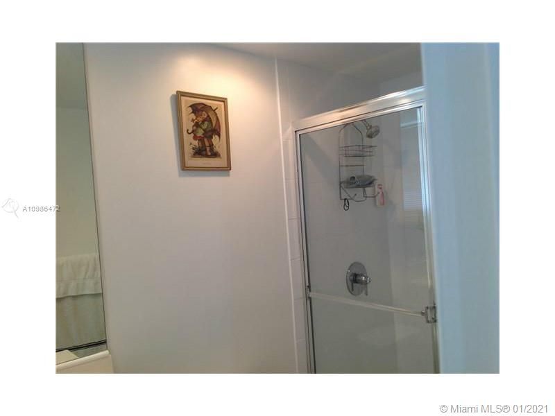 最近租的: $2,300 (2 贝兹, 2 浴室, 1170 平方英尺)