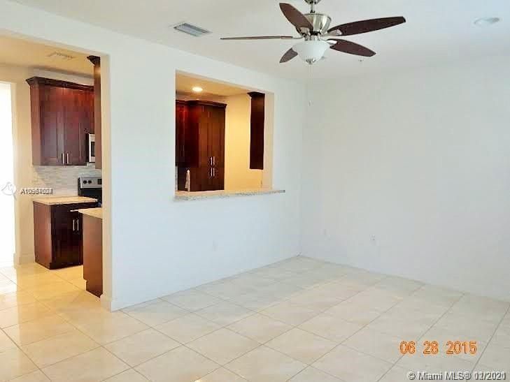 Recently Rented: $1,950 (2 beds, 2 baths, 1662 Square Feet)