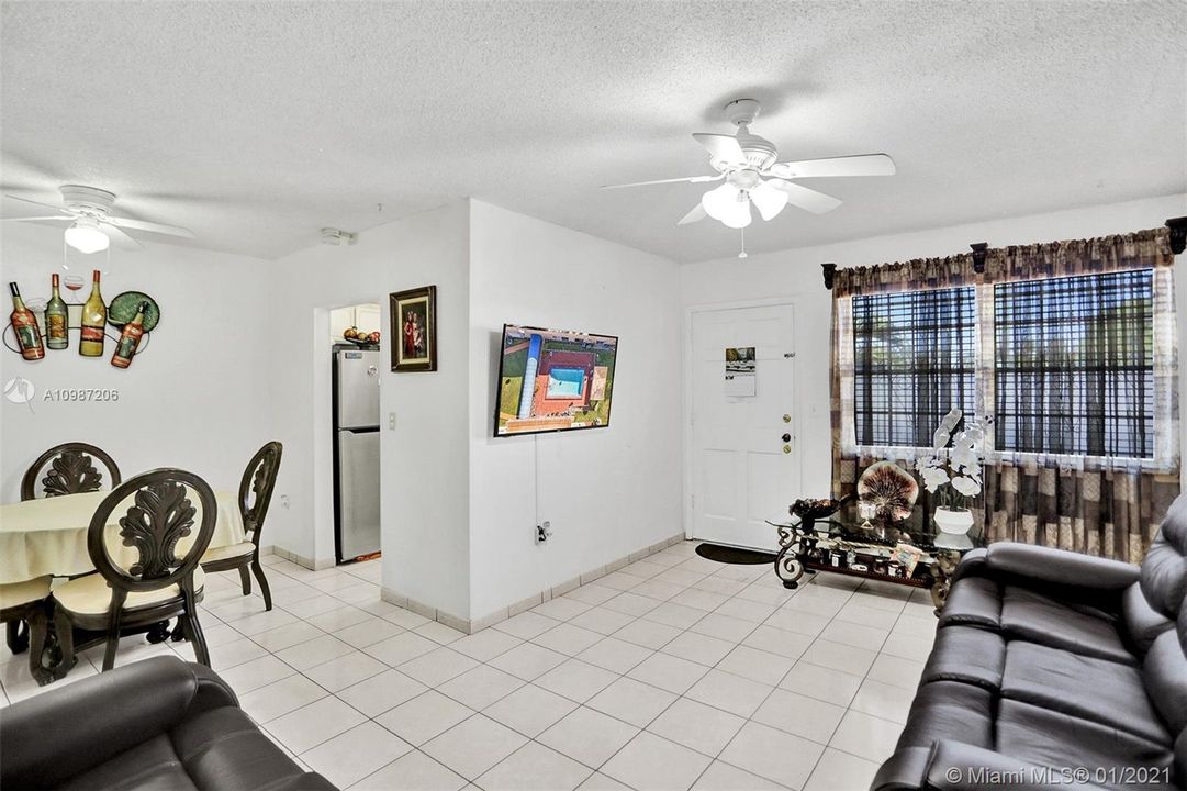 Recently Sold: $120,000 (1 beds, 1 baths, 591 Square Feet)