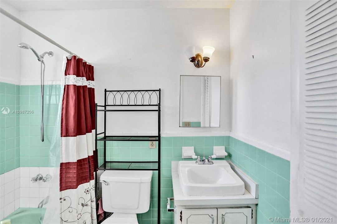 Недавно продано: $120,000 (1 спален, 1 ванн, 591 Квадратных фут)