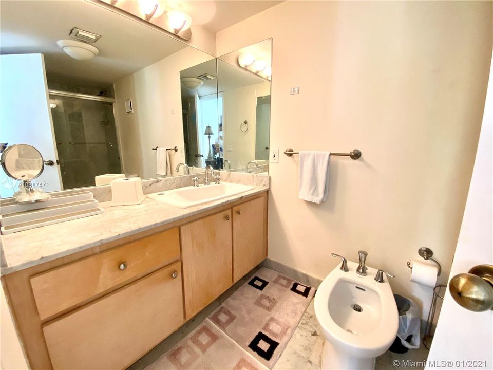 最近租的: $4,300 (2 贝兹, 3 浴室, 1404 平方英尺)