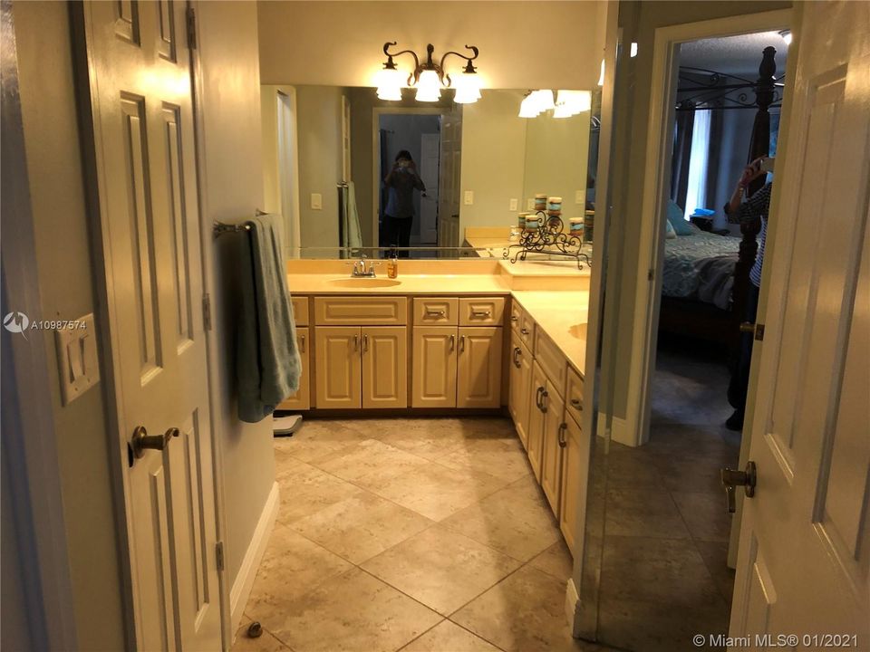 Master bath area