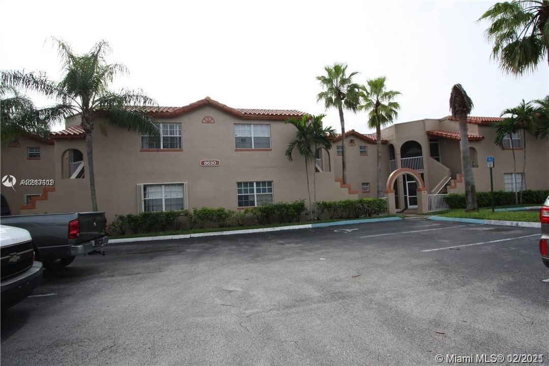 Recently Sold: $175,000 (2 beds, 2 baths, 985 Square Feet)