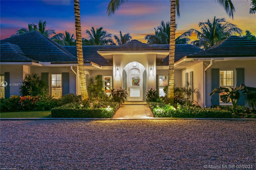 Recently Sold: $5,750,000 (5 beds, 6 baths, 5763 Square Feet)