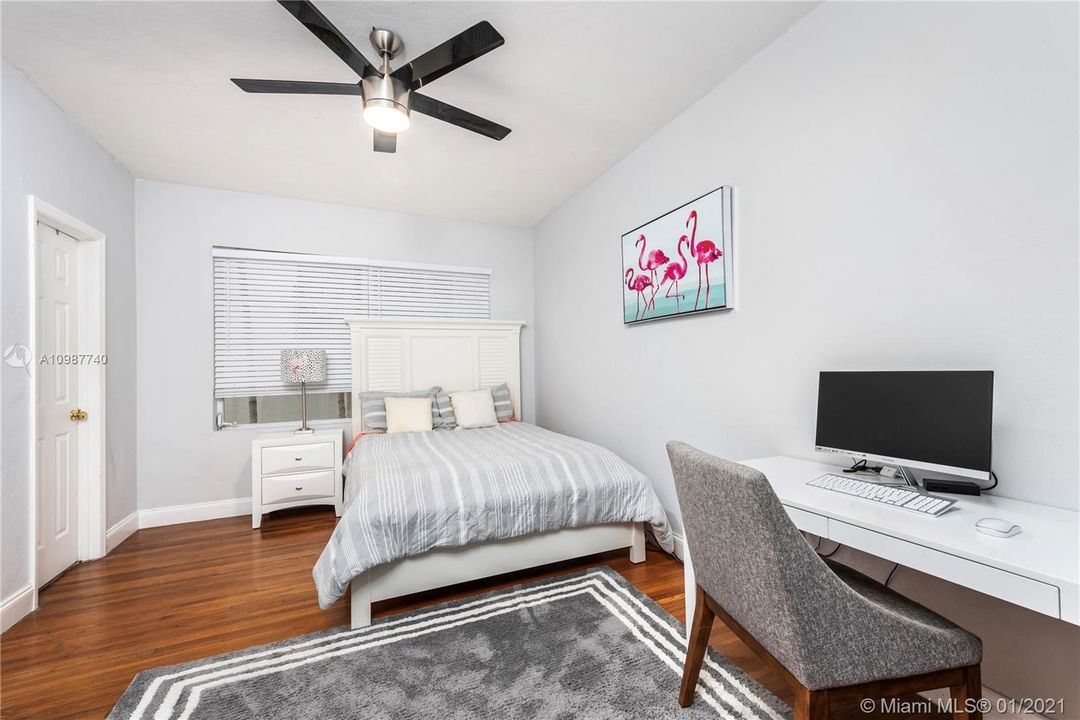 Recently Sold: $400,000 (2 beds, 2 baths, 1118 Square Feet)