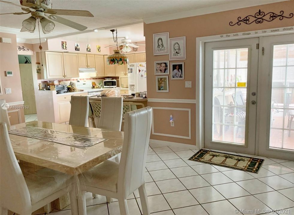 Recently Sold: $1,550,000 (4 beds, 2 baths, 1820 Square Feet)