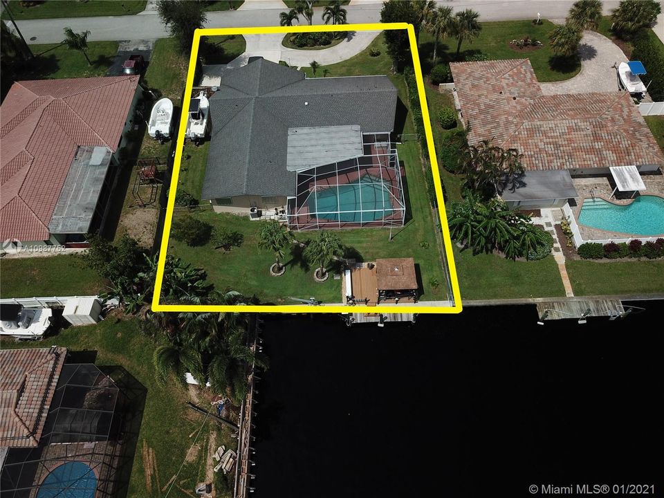Recently Sold: $1,550,000 (4 beds, 2 baths, 1820 Square Feet)
