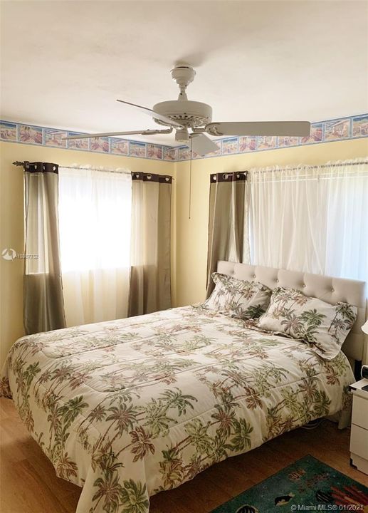 Recently Sold: $1,550,000 (4 beds, 2 baths, 1820 Square Feet)