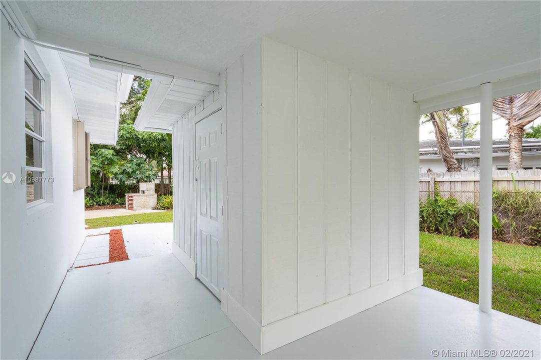 Недавно продано: $435,000 (3 спален, 2 ванн, 1071 Квадратных фут)