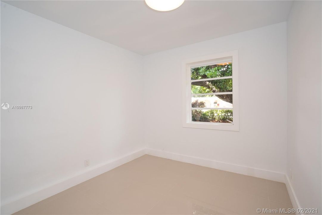 Недавно продано: $435,000 (3 спален, 2 ванн, 1071 Квадратных фут)