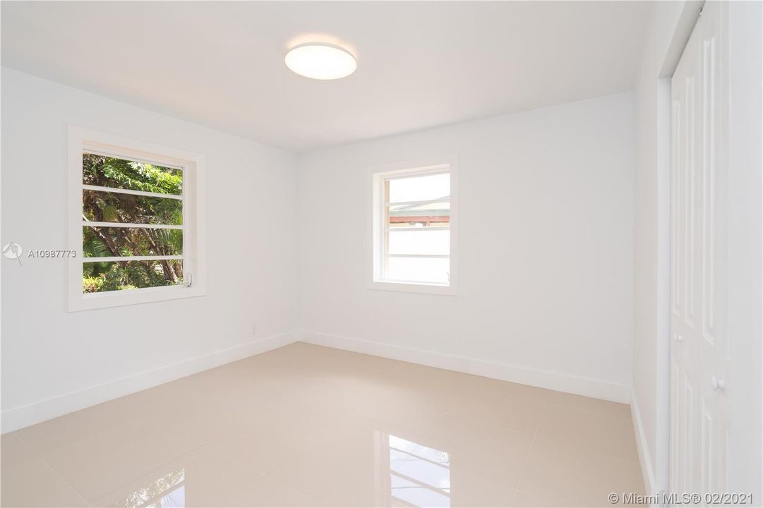 Недавно продано: $435,000 (3 спален, 2 ванн, 1071 Квадратных фут)