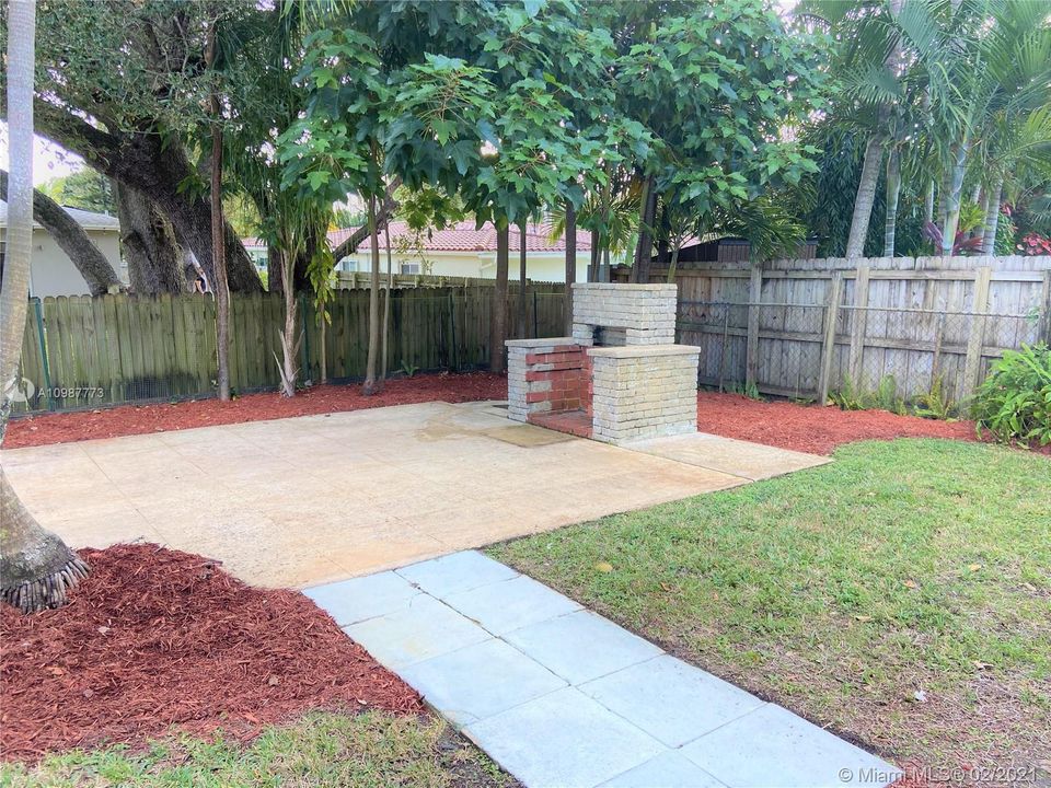 Недавно продано: $435,000 (3 спален, 2 ванн, 1071 Квадратных фут)