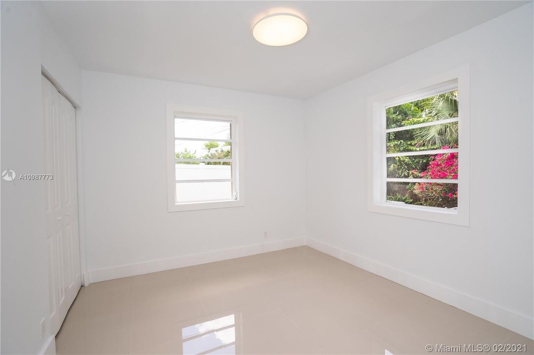 Недавно продано: $435,000 (3 спален, 2 ванн, 1071 Квадратных фут)