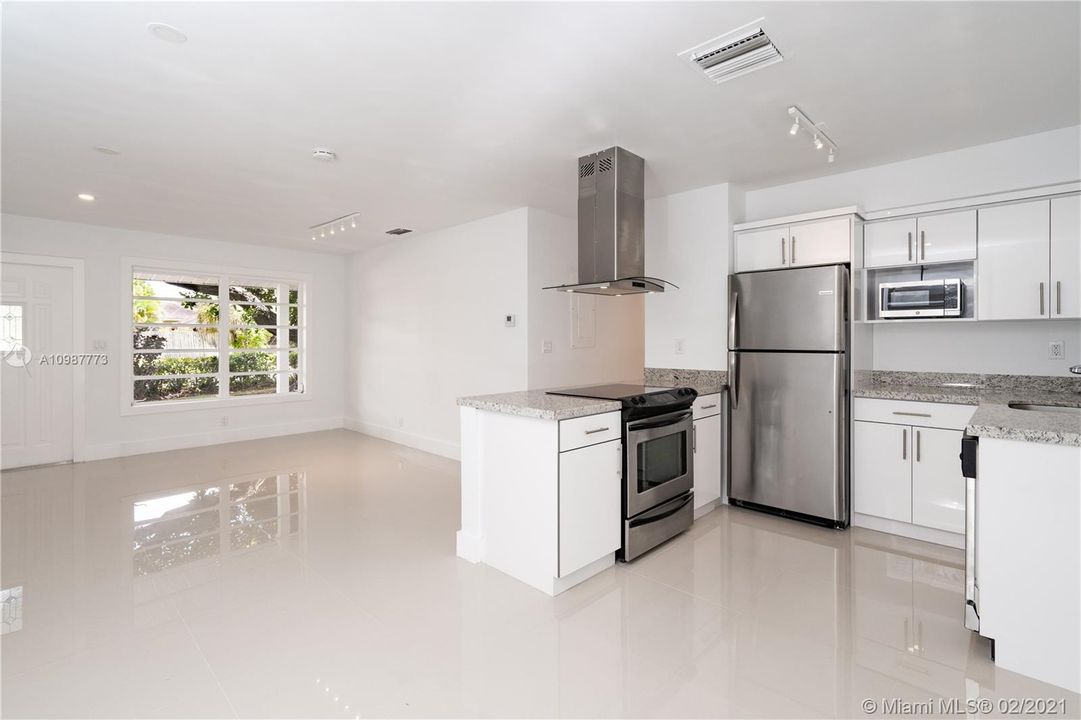 Недавно продано: $435,000 (3 спален, 2 ванн, 1071 Квадратных фут)