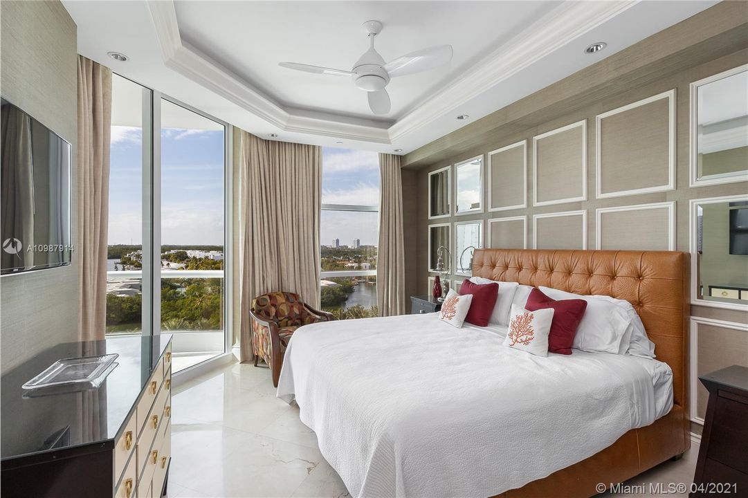 Second Master bedroom w/intracoastal view