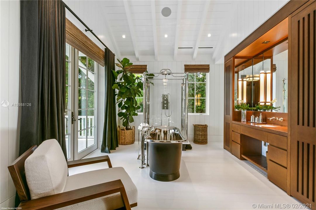 Vendido Recientemente: $59,900,000 (10 camas, 12 baños, 26234 Pies cuadrados)